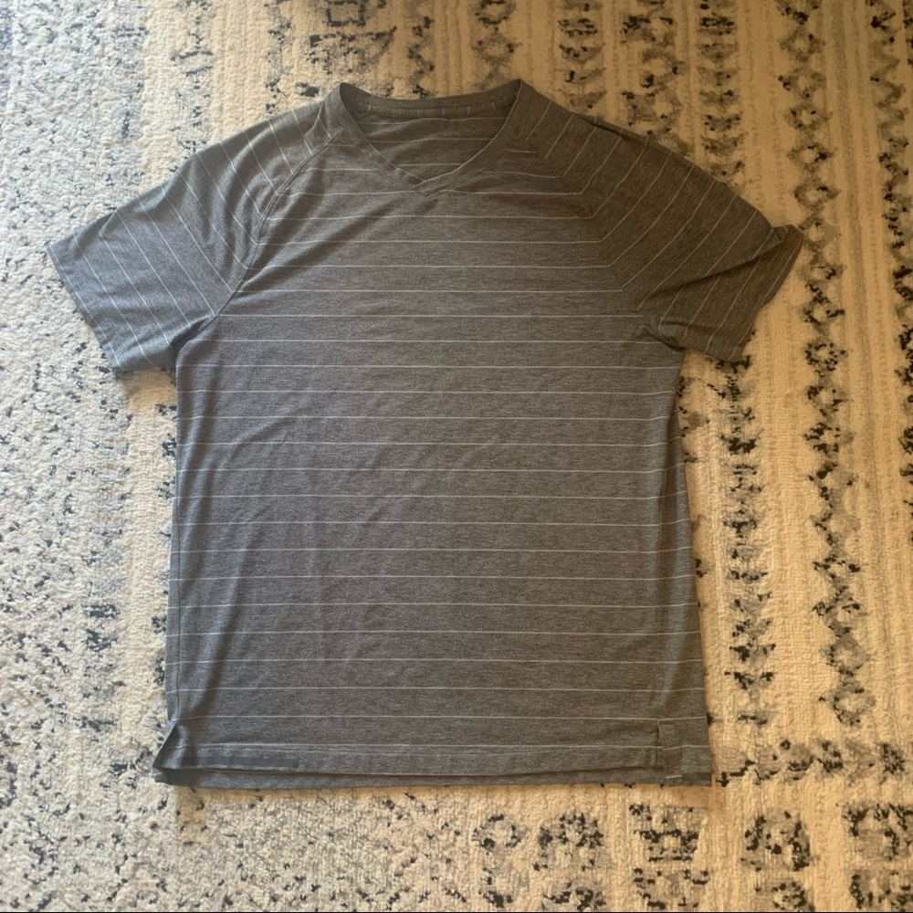 LULULEMON Men’s V-neck Athletic Shirt